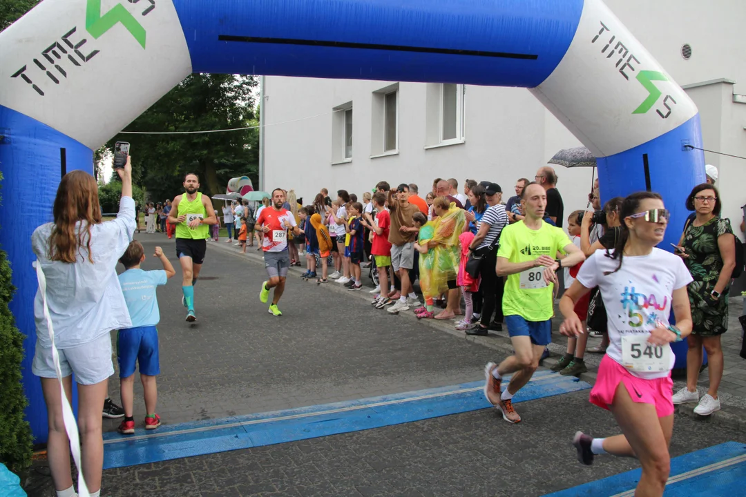 Piknik rodzinny fundacji „Daj piątaka na dzieciaka” na Bałutach