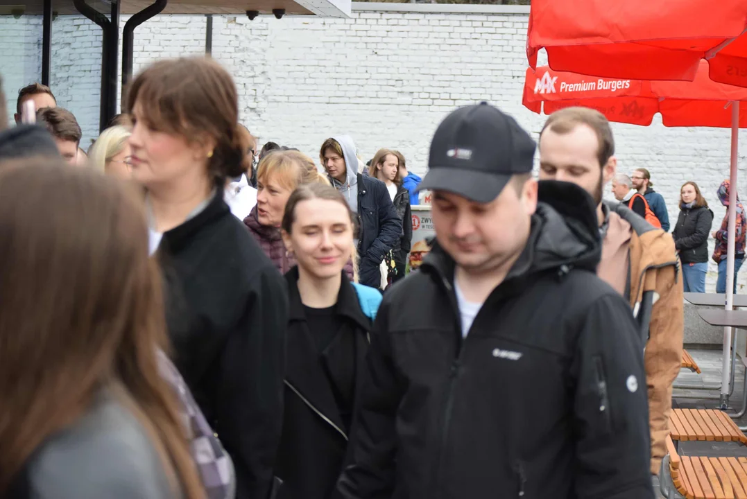 Tłumy łodzian na otwarciu restauracji MAX Premium Burgers. Tego jeszcze w Łodzi nie było [ZOBACZ ZDJĘCIA]