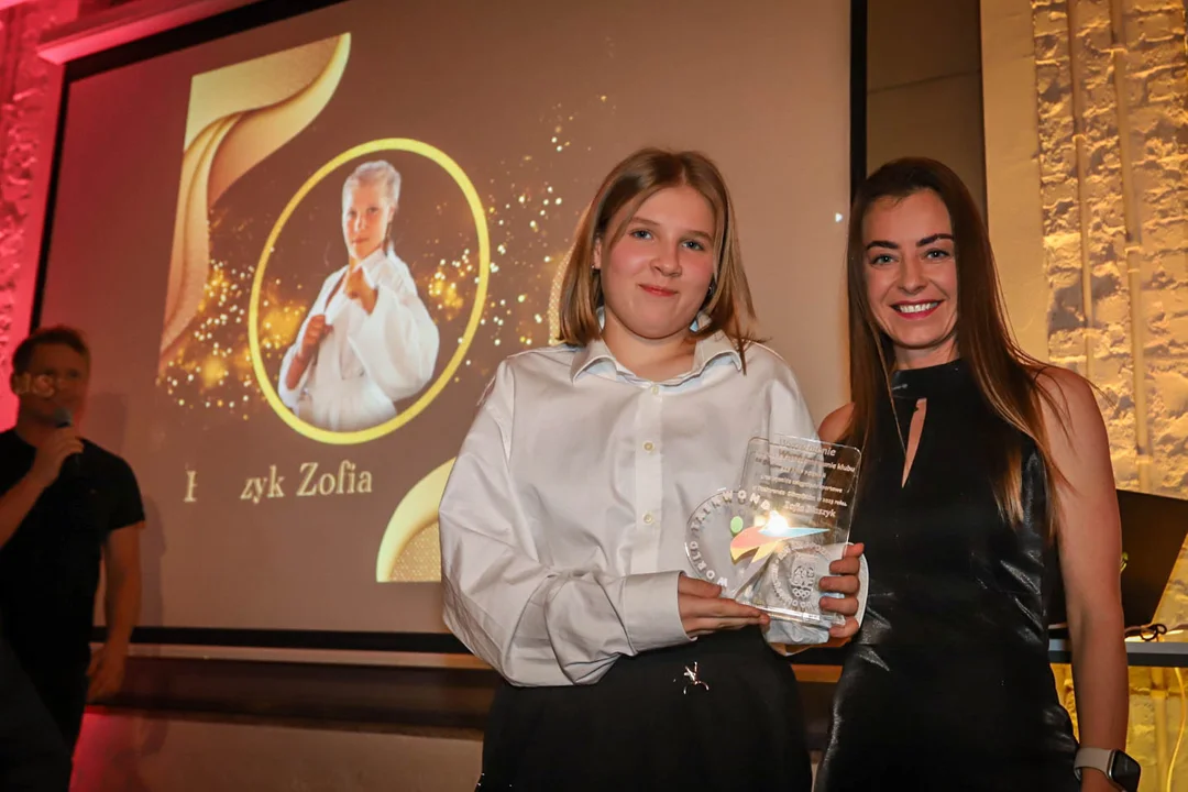Wyróżnienia wręczali trenerzy: Agnieszka Scheffler, Jagoda Ulfig i Łukasz Scheffler