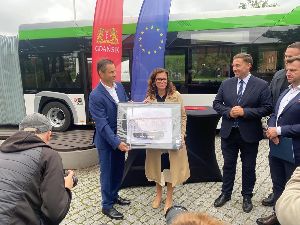 Podpisanie umowy na autobusy elektryczne w Gdańsku
