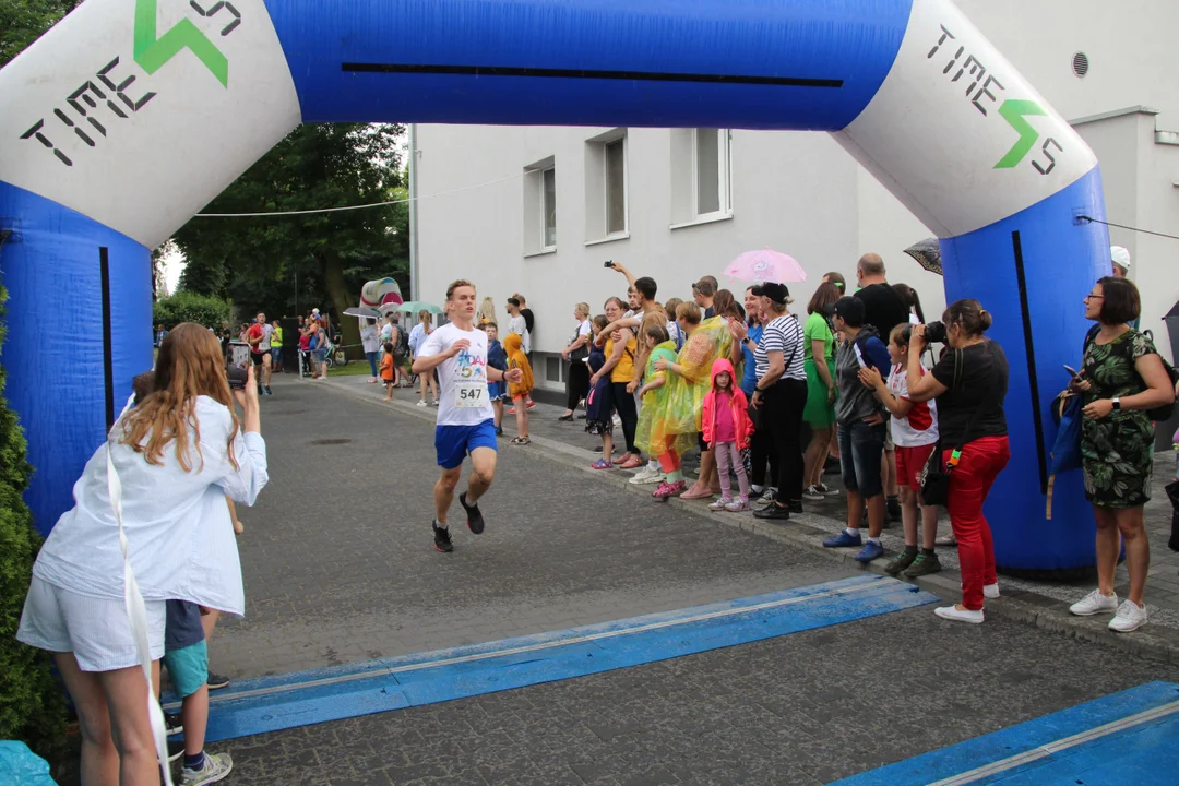 Piknik rodzinny fundacji „Daj piątaka na dzieciaka” na Bałutach