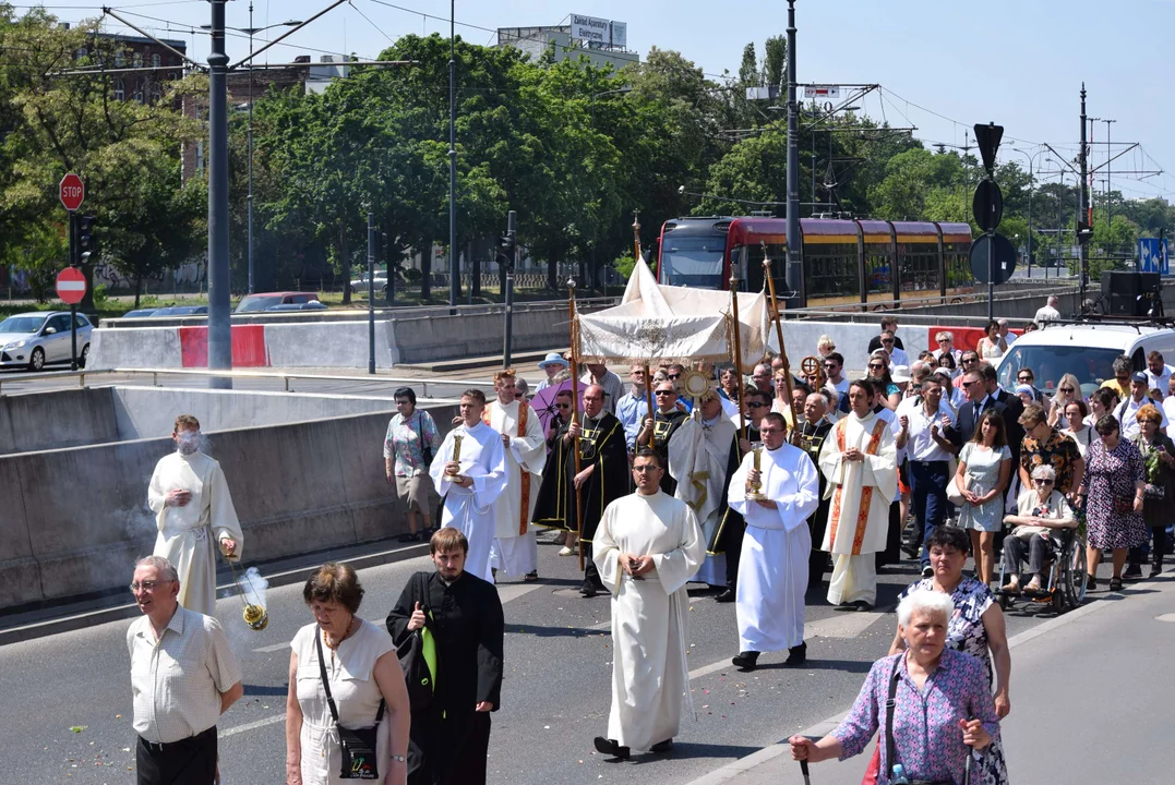 Procesje Bożego Ciała przeszły ulicami Łodzi