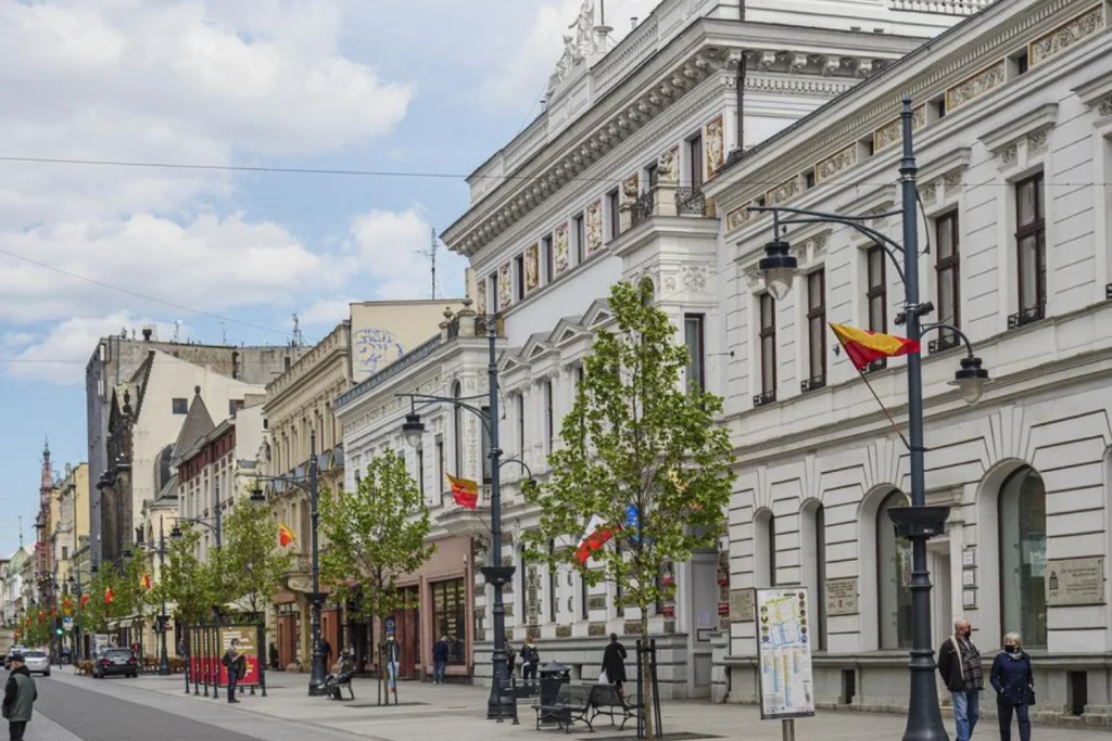 Jest praca w urzędzie miasta! Znamy wynagrodzenia, czy ta praca się opłaca? - Zdjęcie główne