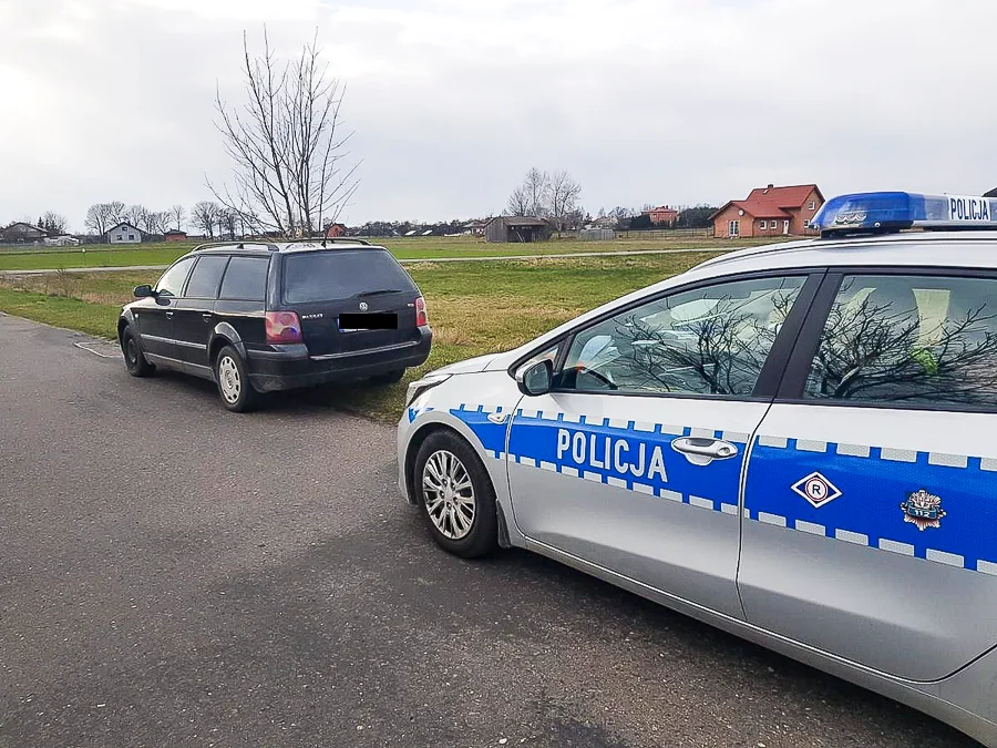 Policyjny pościg w Chabielicach. Gdy zobaczył radiowóz, zawrócił i wcisnął gaz do dechy - Zdjęcie główne