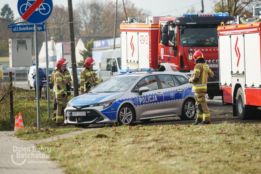 Uszkodzony rurociąg i wyciek gazu w Bełchatowie. Służby pracują na miejscu [FOTO] - Zdjęcie główne