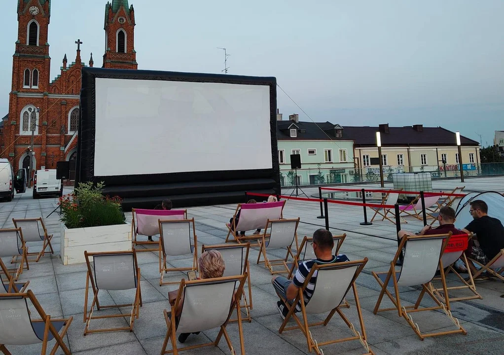 Filmowe wieczory na Placu Wolności. Powraca kino pod chmurką! - Zdjęcie główne