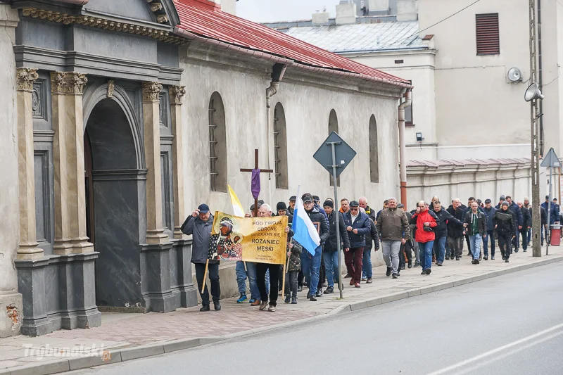 Męski Różaniec ulicami Piotrkowa