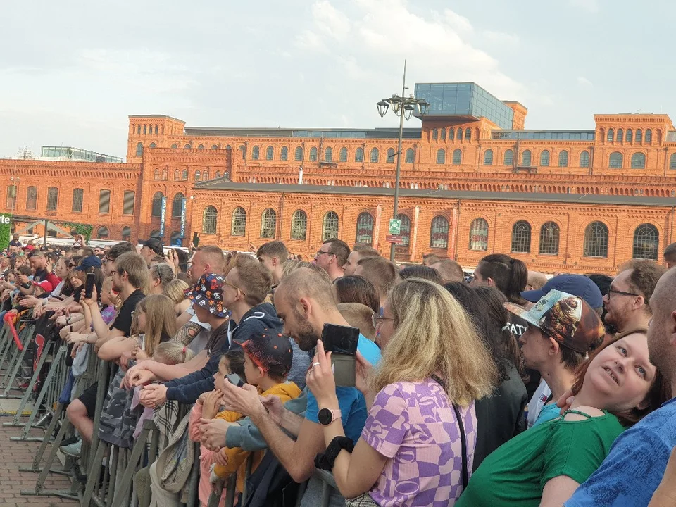 Koncert O.S.T.R. i gości w Manufakturze w Łodzi