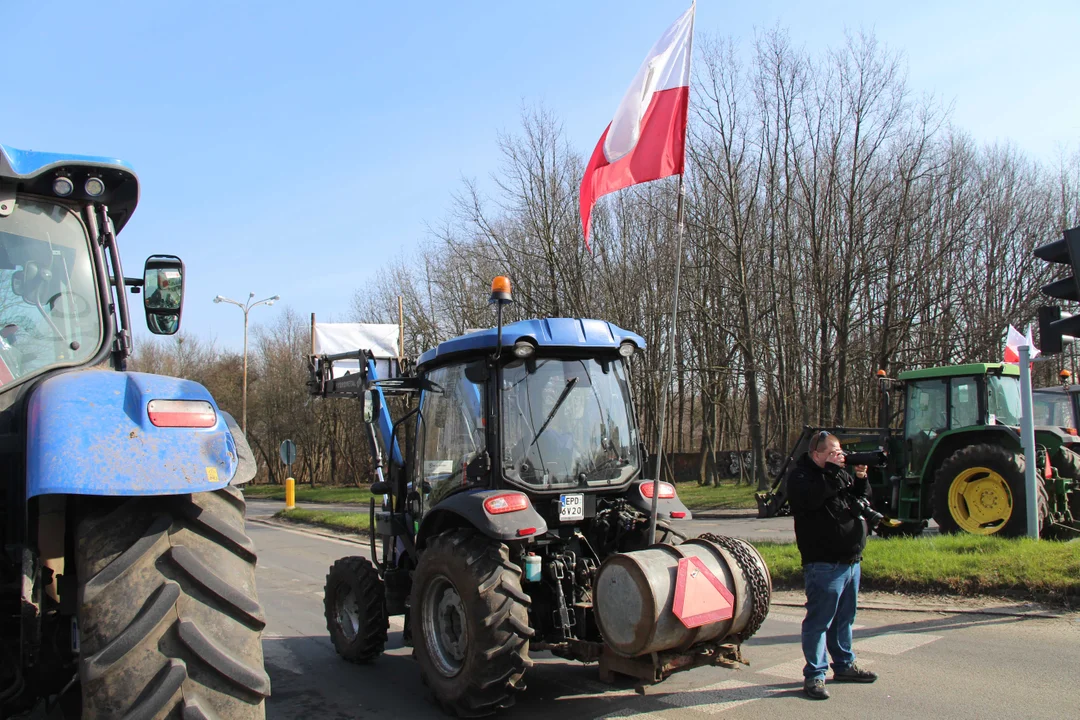 Protest rolników w Łodzi - skrzyżowanie Aleksandrowska/Szczecińska