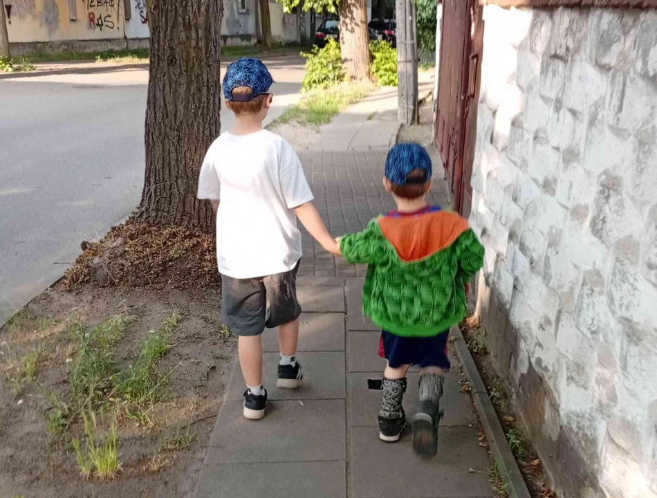 Wiktorek z Tuli Luli ma rodzinę! Nie tylko mamę i tatę, ale też braci [FOTO] - Zdjęcie główne