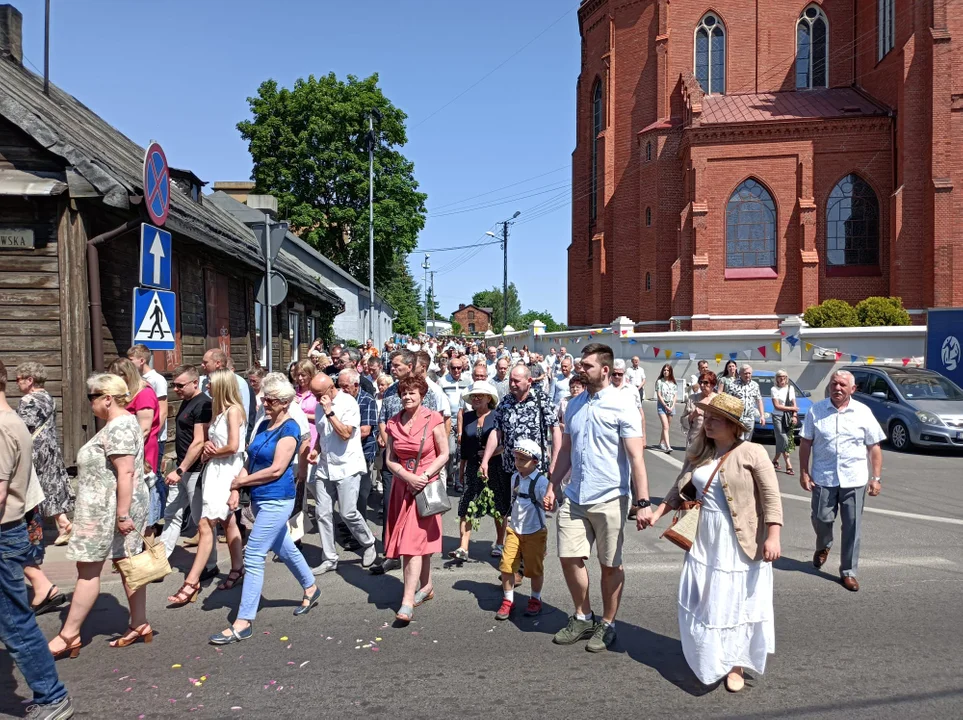 Ulicami Zgierza przeszły procesje Bożego Ciała.