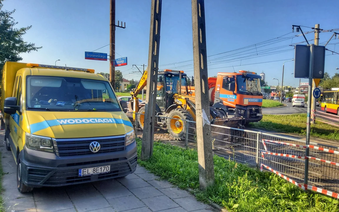 Awaria wodociągowa na Chojnach. Utrudnienia dla kierowców, zmiana trasy MPK Łódź [AKTUALIZACJA] - Zdjęcie główne