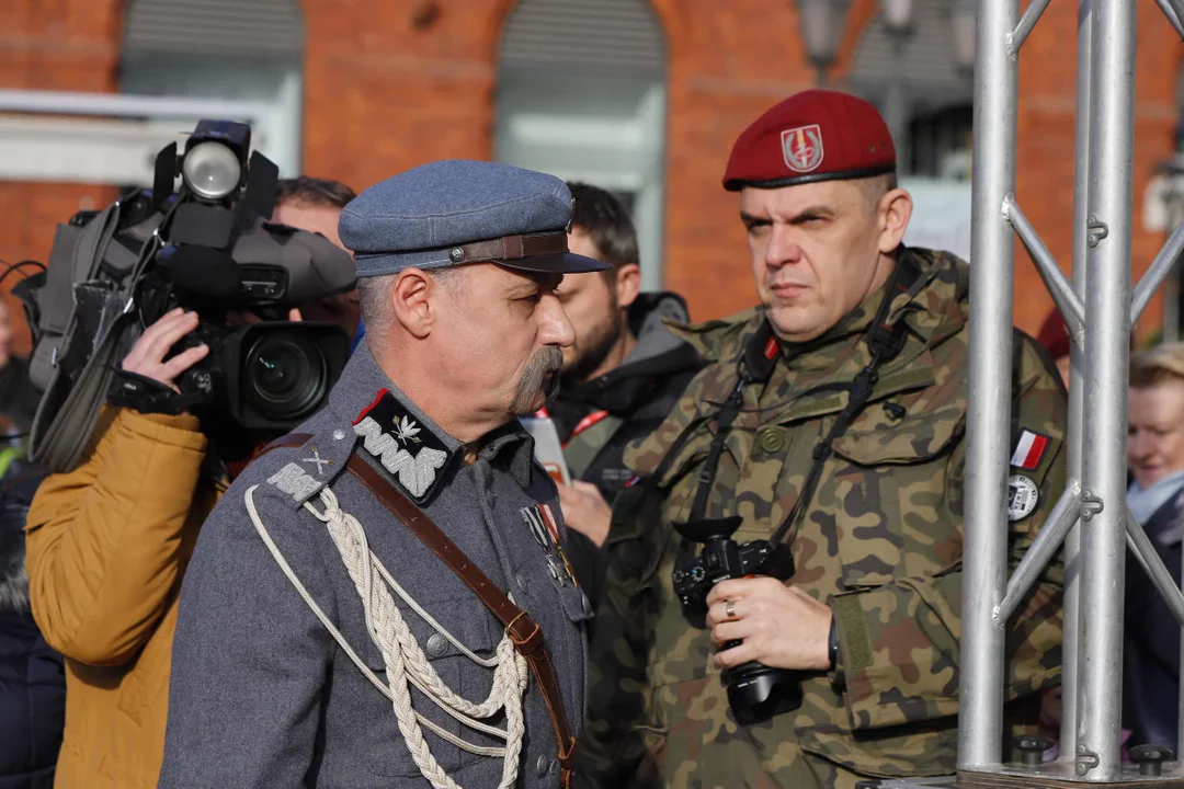 Święto Niepodległości przed Manufakturą