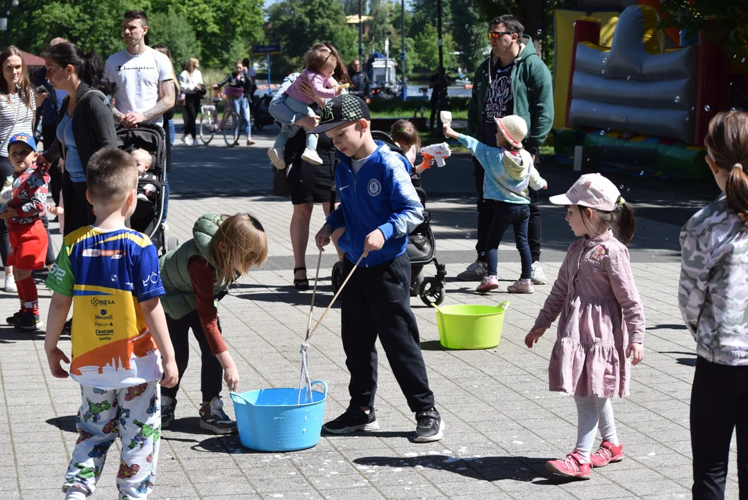 Festiwal baniek mydlanych i kolorów w Parku Miejskim w Zgierzu