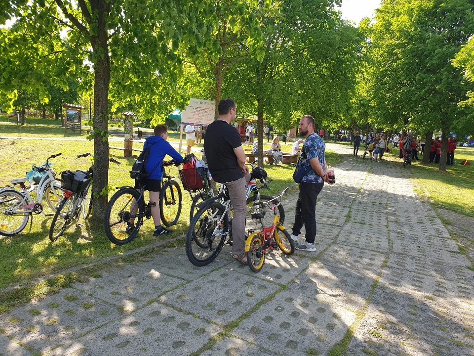 Piknik Strażacki w Dzierżąznej pod Zgierzem. Piękna pogoda i mnóstwo atrakcji, muzyki i dobrego jedzenia [zdjęcia]