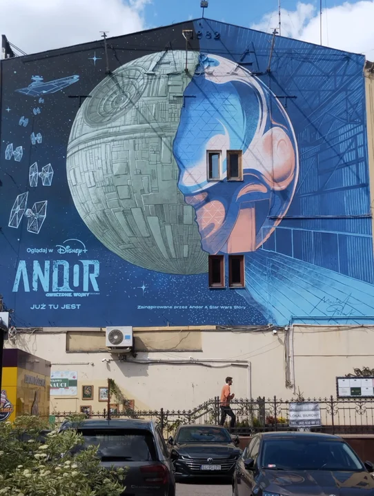 Nowy mural na Piotrkowskiej
