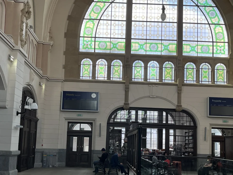 Tablice nie działają od miesięcy – co na to PKP?