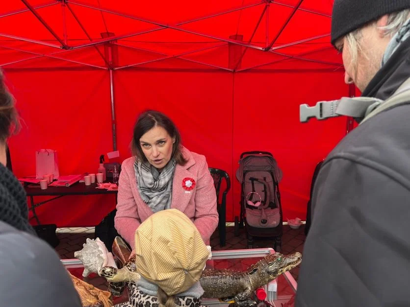 Obchody Święta Niepodległości w Łodzi na rynku Manufaktury