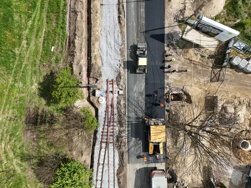 Trasa tramwajowa poza Łódź zostanie przywrócona, właśnie zbliża się jej finał. Gdzie jest już wykonawca? [ZDJĘCIA] - Zdjęcie główne