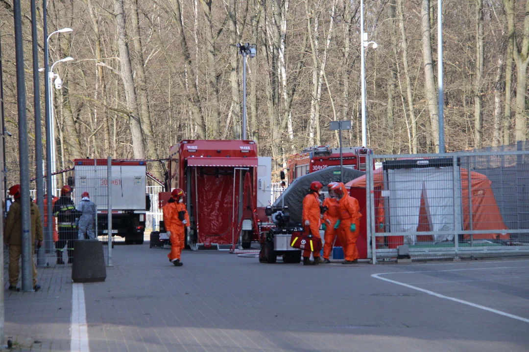 Ćwiczenia służb specjalnych na stadionie ŁKS-u