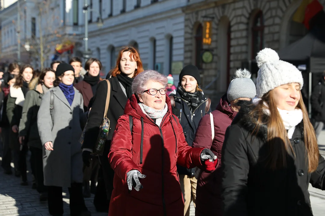 Polonez dla Łodzi. Maturzyści zatańczyli na Piotrkowskiej