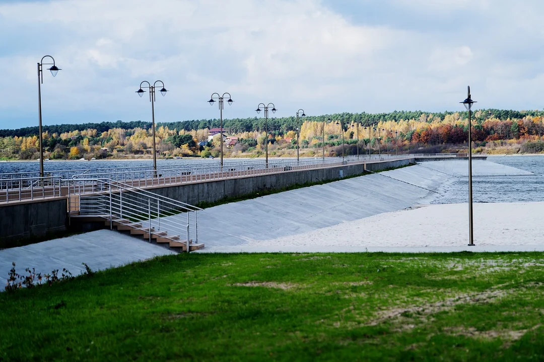 teren rekreacyjny nad zalewem