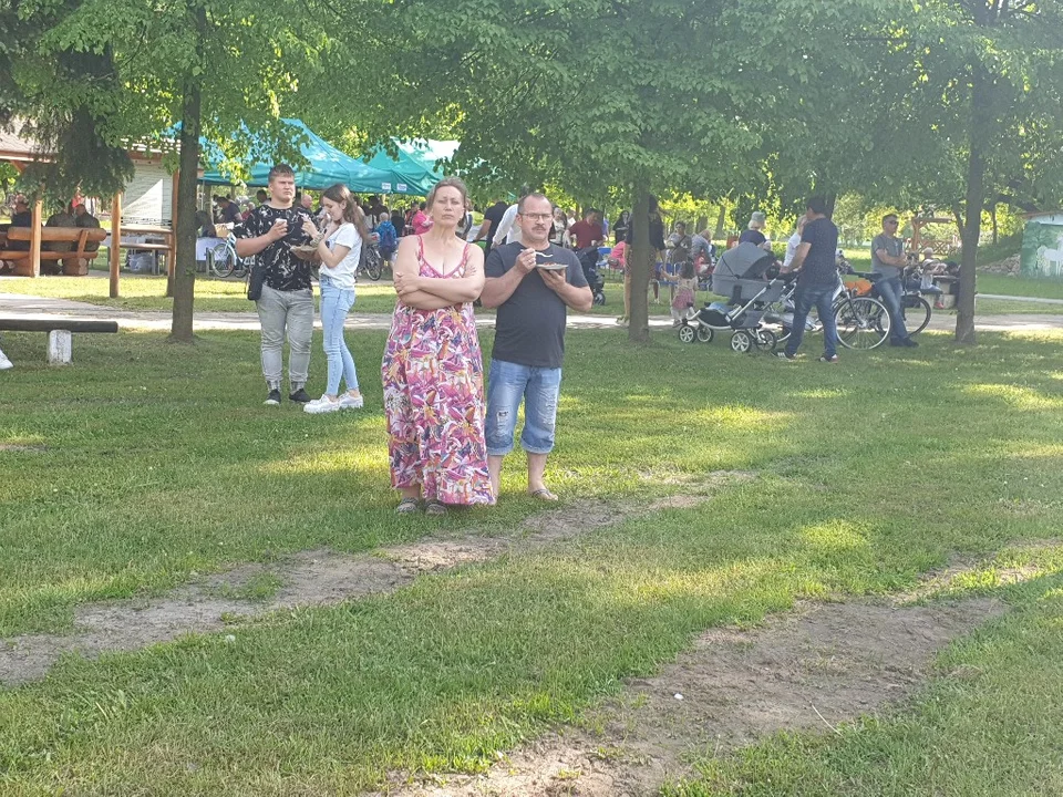 Piknik Strażacki w Dzierżąznej pod Zgierzem. Piękna pogoda i mnóstwo atrakcji, muzyki i dobrego jedzenia [zdjęcia]