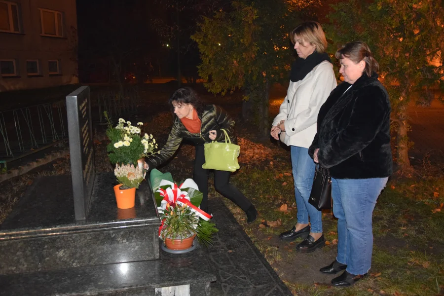 Ksiądz walczył z dyrektorem, który urządził masakrę w szkole. Upamiętnili duchownego i uczniów [FOTO] - Zdjęcie główne