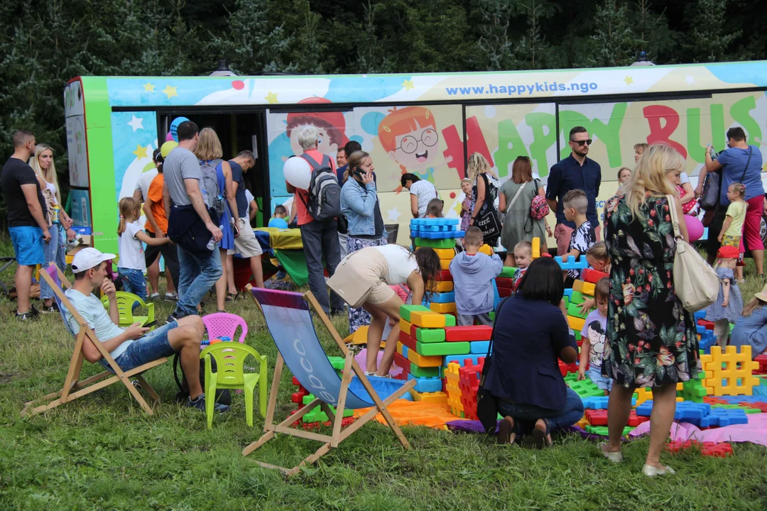 Piknik rodzinny w parku na Młynku w Łodzi