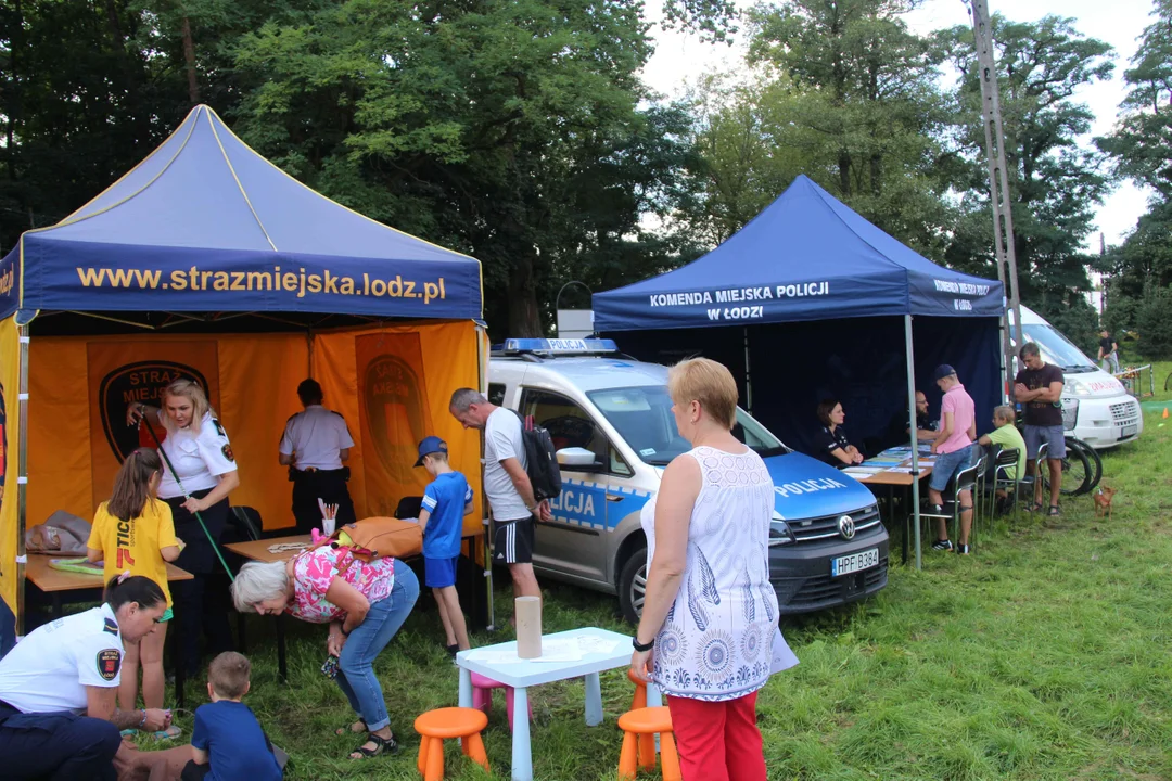 Piknik rodzinny w parku na Młynku w Łodzi