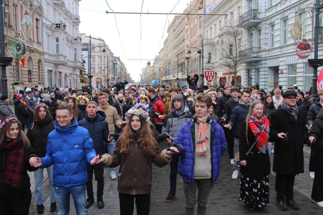 Polonez dla Łodzi 2024 na ul. Piotrkowskiej w Łodzi