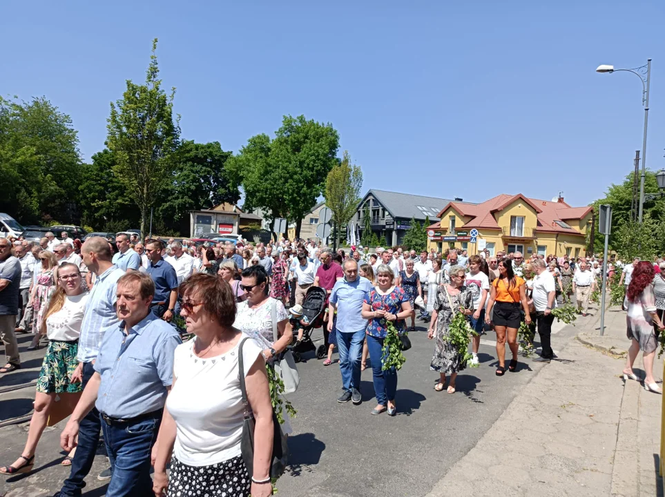 Ulicami Zgierza przeszły procesje Bożego Ciała.