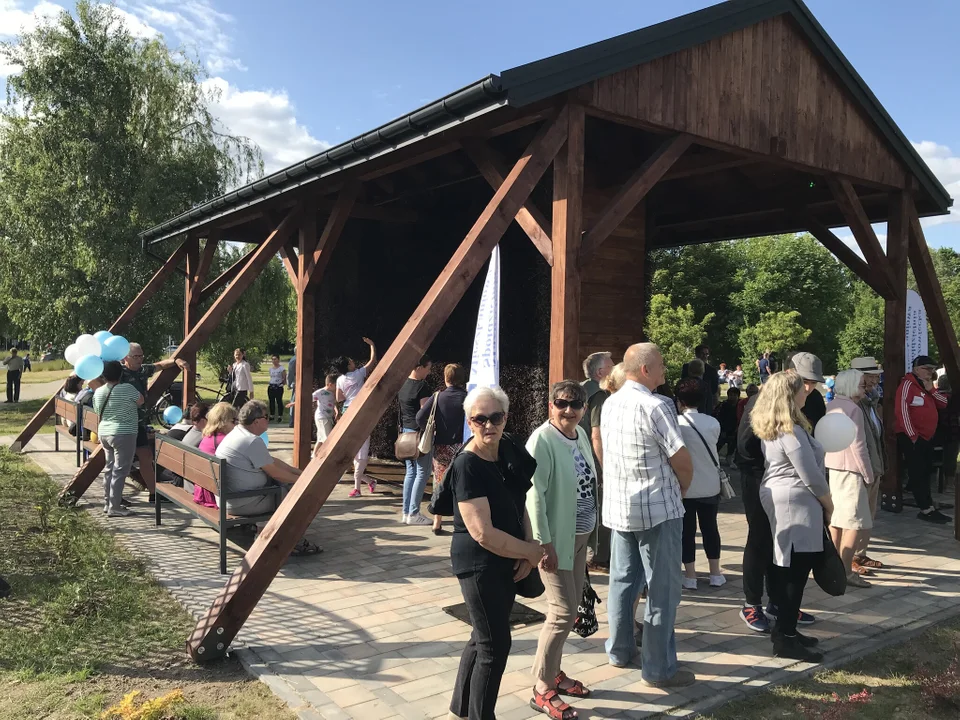 Na płockim Międzytorzu zwinęli asfalt, a postawili tężnię. Wiadomo, czyj to był pomysł [ZDJĘCIA] - Zdjęcie główne