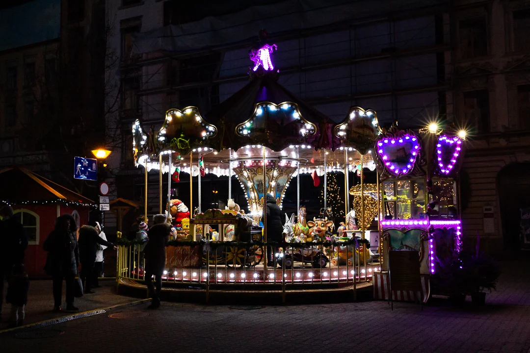 Świąteczna iluminacja na ul. Piotrkowskiej