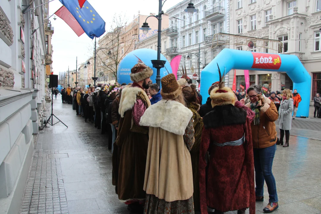 Polonez dla Łodzi 2024 na ul. Piotrkowskiej w Łodzi