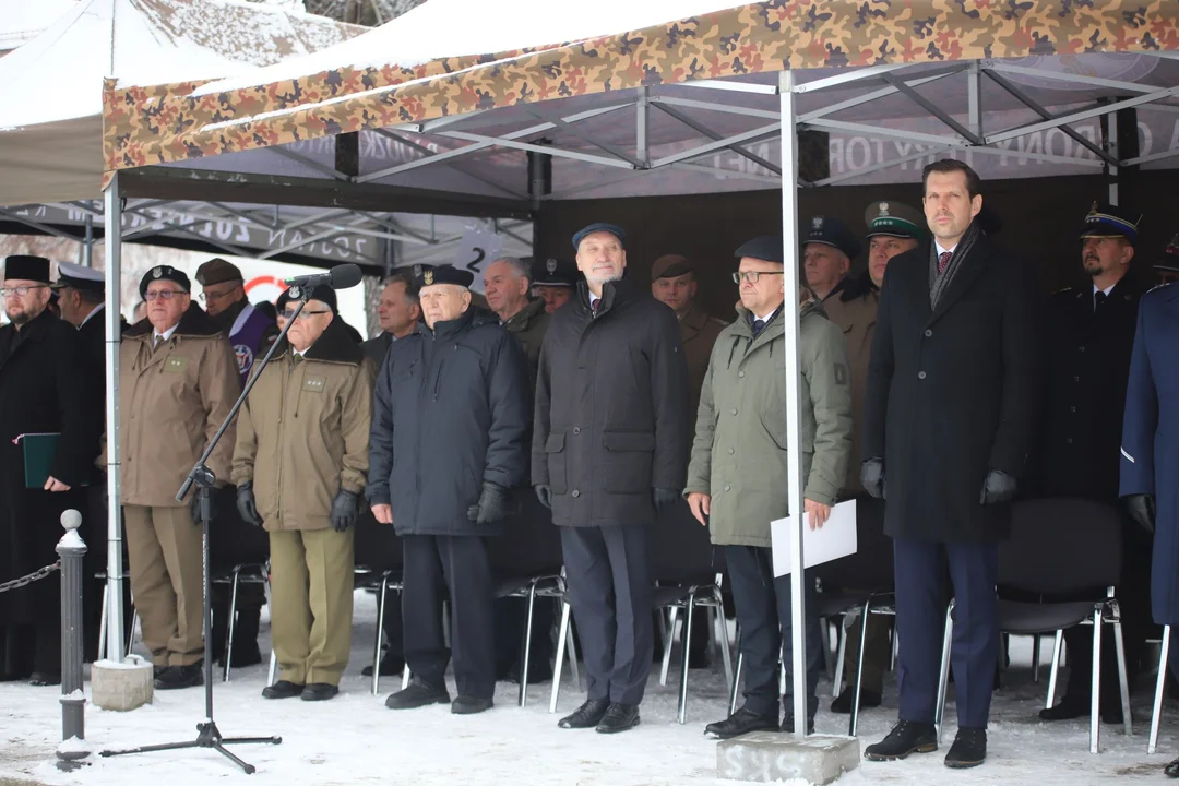 Uroczystą przysięgę złożyli dziś na Placu Piłsudskiego w Kutnie żołnierze 9 Łódzkiej Brygady Wojsk Obrony Terytorialnej