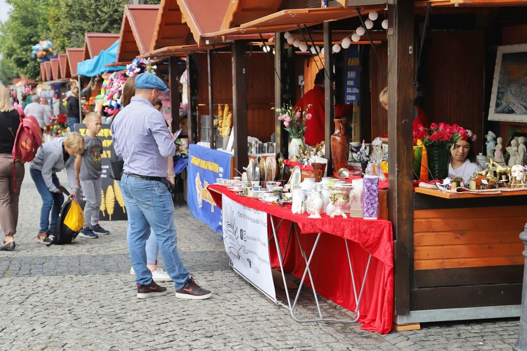 W centrum Kutna ruszył Jarmark Różany