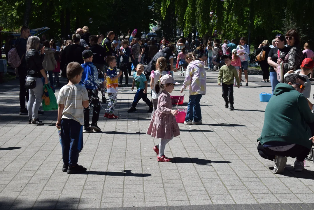 Festiwal baniek mydlanych i kolorów w Parku Miejskim w Zgierzu