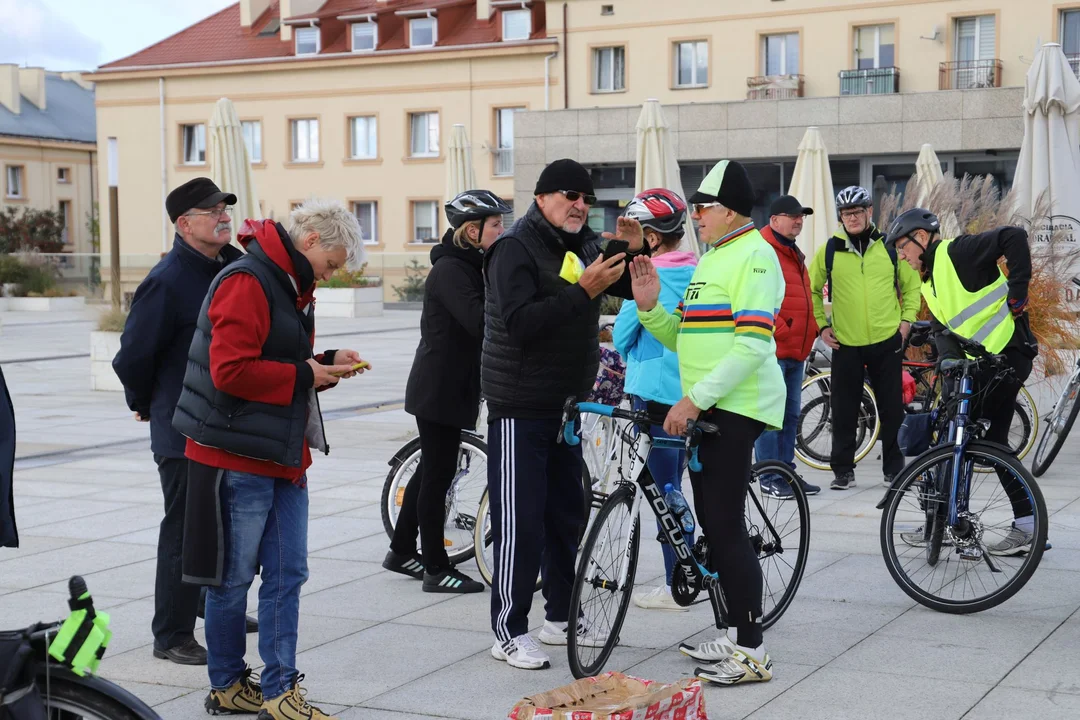 Rajd rowerowy w ramach Dni Seniora. Do Kutna przyjechali medaliści olimpijscy w kolarstwie