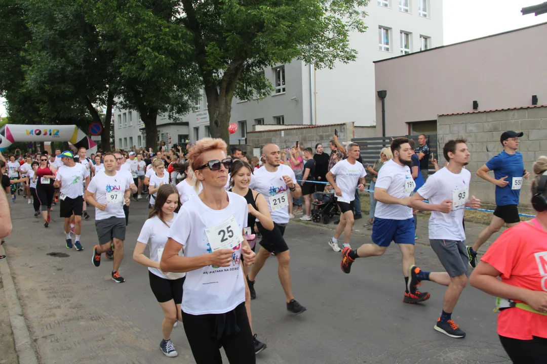 Piknik rodzinny fundacji „Daj piątaka na dzieciaka” na Bałutach