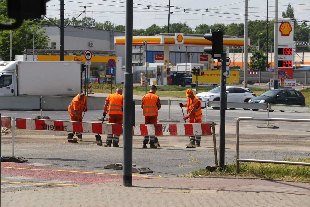 Po alei Włókniarzy zamiast tramwajem, pojedziemy autobusem zastępczym