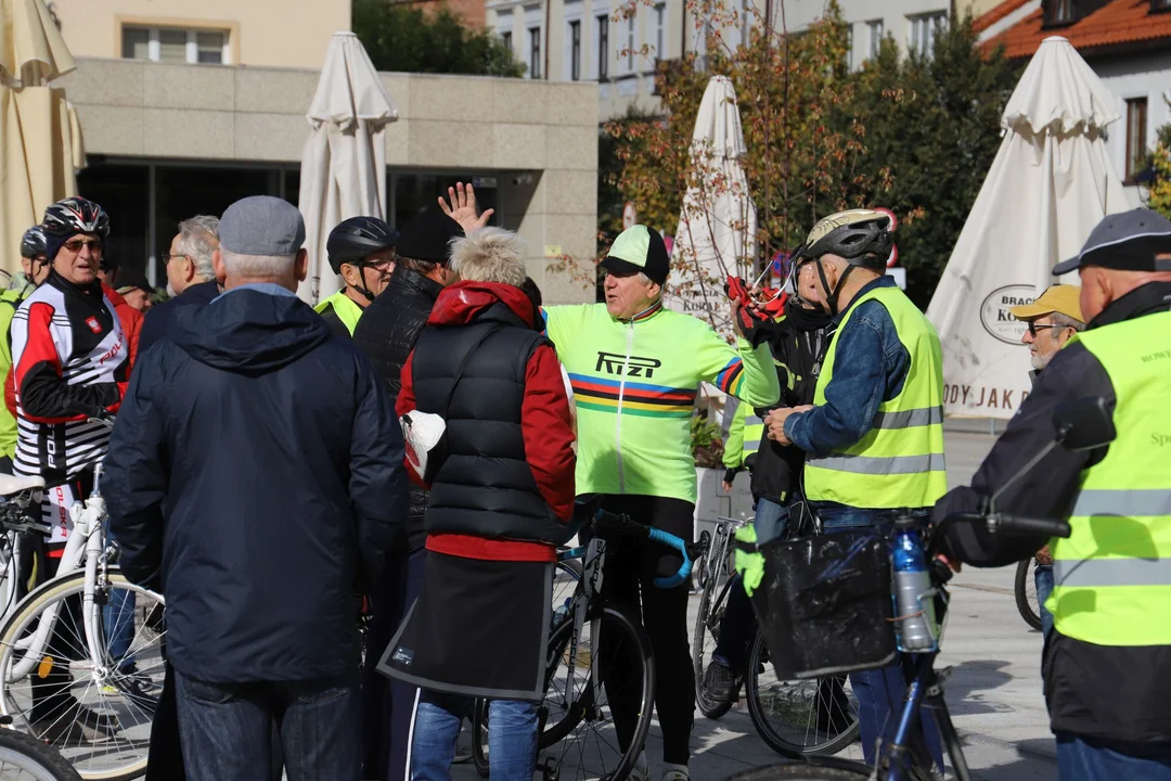 Rajd rowerowy w ramach Dni Seniora. Do Kutna przyjechali medaliści olimpijscy w kolarstwie