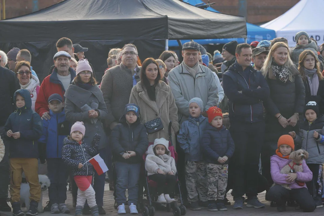 Święto Niepodległości przed Manufakturą