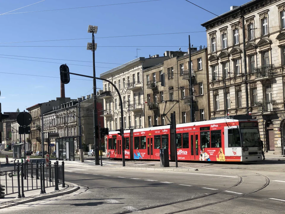 Powrót przystanków MPK Łódź przy skrzyżowaniu ul. Zachodniej z Legionów