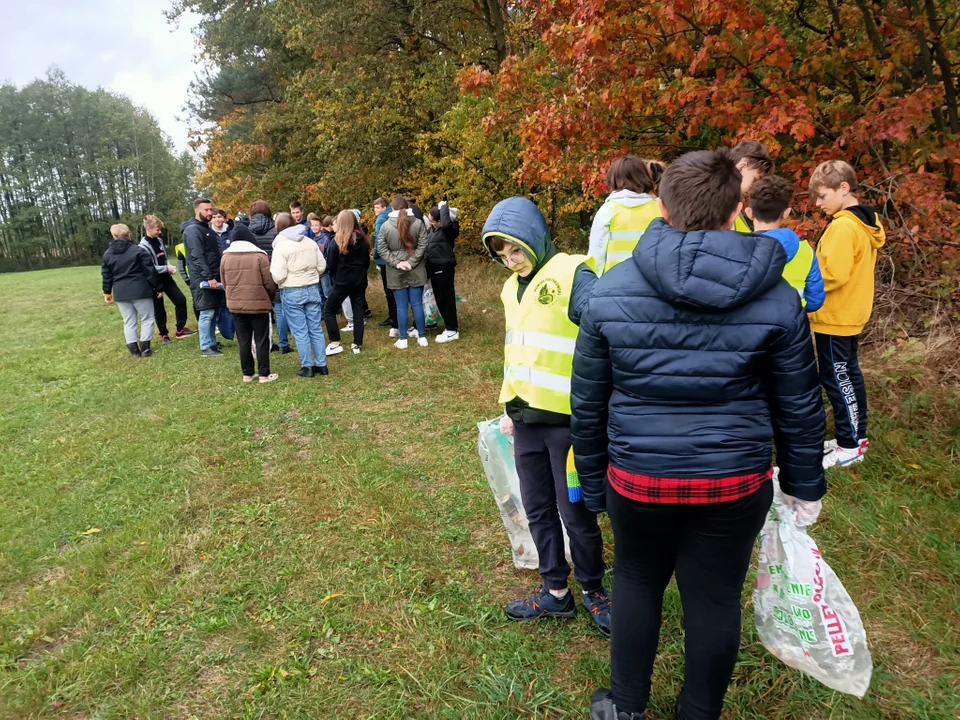 eko pozytywni sprzątali świat// powiat piotrkowski