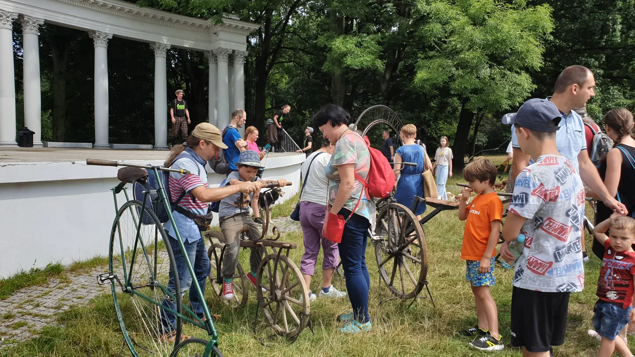 Historia rowerów w Parku Julianowskim na 600. urodizny Łodzi