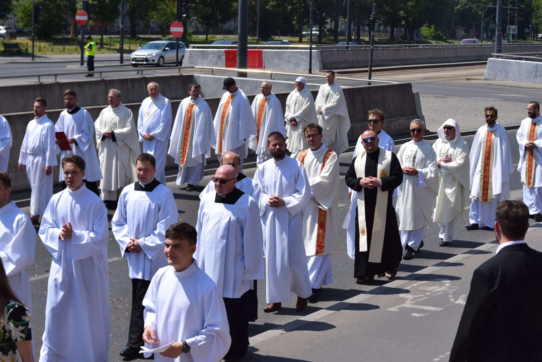 Procesje Bożego Ciała przeszły ulicami Łodzi