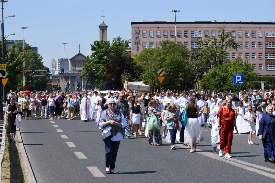 Procesje Bożego Ciała przeszły ulicami Łodzi