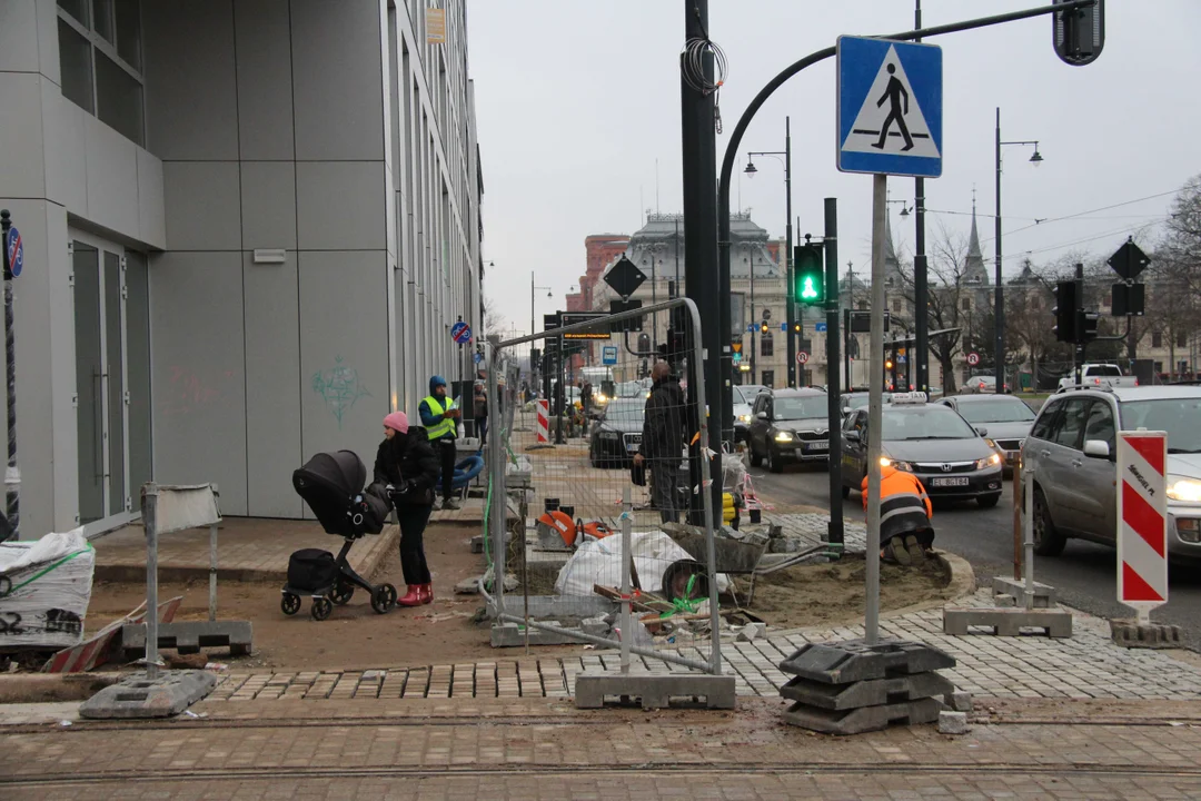 Ogrodowa i Północna otwarte, ale mile widziani są tylko kierowcy. Choć nawet dla nich nie wszystko skończone. Piesi, rowerzyści i podróżni MPK Łódź „gorszym sortem”? - Zdjęcie główne