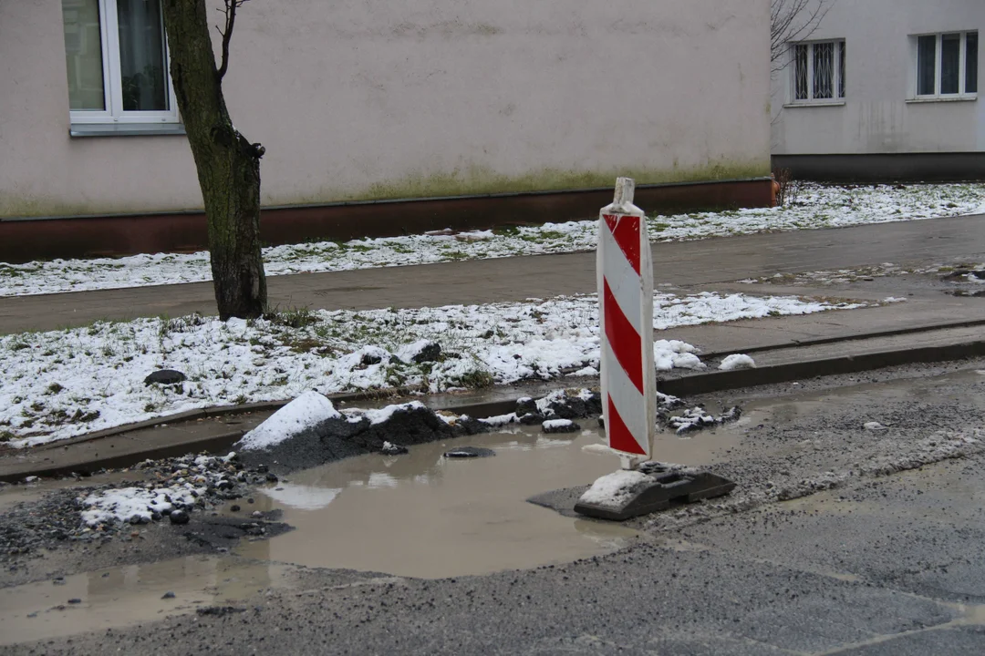 Dziury w drogach na Bałutach